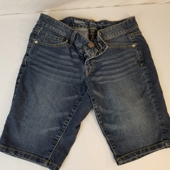Mossimo mid-rise Bermuda-style jean shorts - Picture 1 of 2